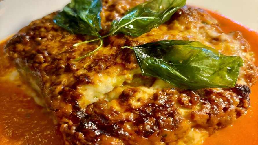 Эти слоёные голубцы не потребуют заворачивания в капусту. Нашли вкусный экспресс-метод приготовления любимого блюда