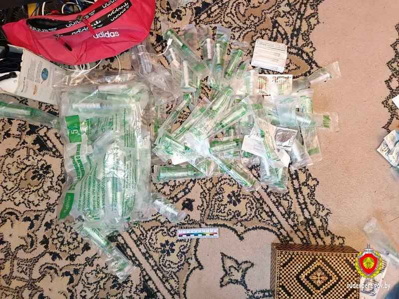 Мужчина купил квартиру в Минске и обнаружил в ней два трупа в стадии гнилостных изменений. Что случилось?