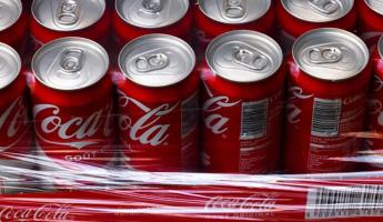 Coca-Cola массово отозвала свою продукцию из-за риска для здоровья. Какие напитки в списке?