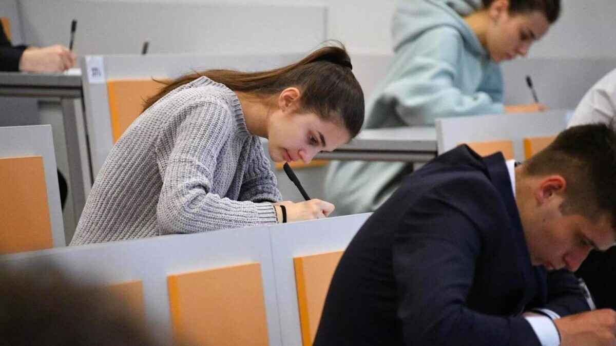 Совмин разрешил белорусским старшеклассникам сдавать ЦТ по новому предмету. Но смогут пока не все