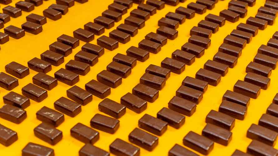 Процесс производства конфет "Коммунарка". Фото Telegraf.news