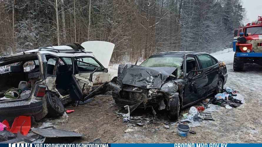 В ДТП под Островцом пострадали 5 детей