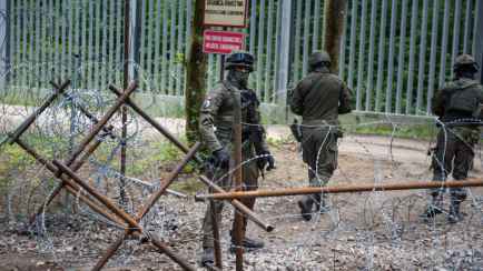 Польский генерал объявил об исчезновении мигрантов на границе с Беларусью. Как объяснил?