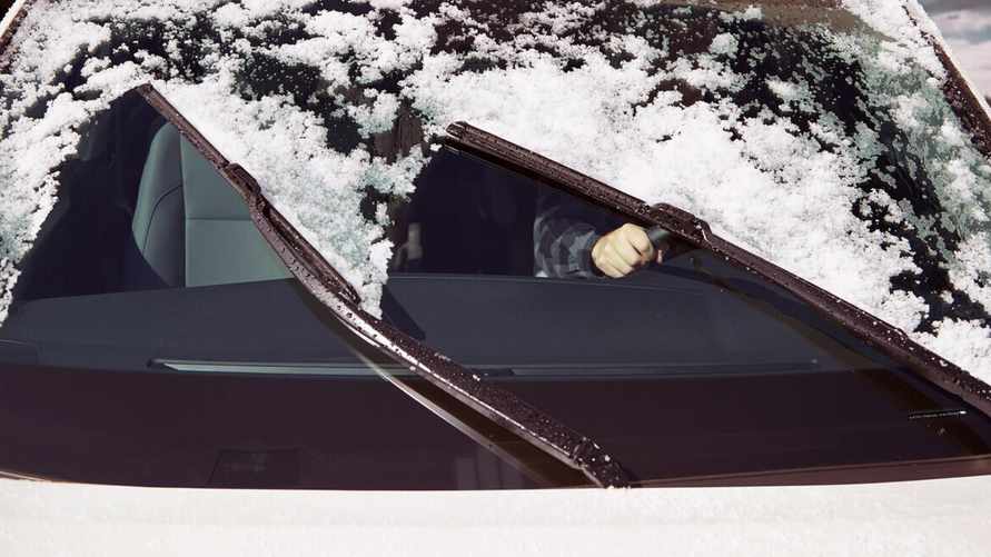 Дворники скрипят и оставляют разводы на стекле авто? Вот как это исправить за 0 копеек