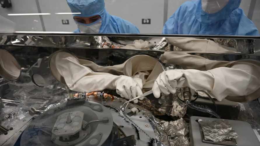 Учёные нашли на астероиде Бенну "кирпичики" жизни. Каких из обнаруженных нет в земной биологии?