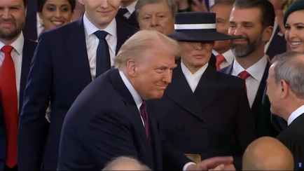 Дональд Трамп вступил в должность президента США