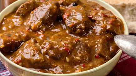 Как сделать густой гуляш без муки? Фудблогер раскрыла ингредиент, который придаст ореховый вкус