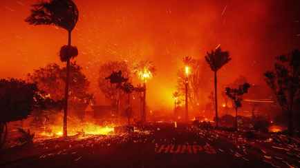 В США 30 тысяч человек покинули свои дома из-за «адских» лесных пожаров