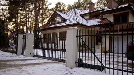 Поляки всполошились из-за «нового» налога на заборы. Минфин объяснил, кому придётся платить