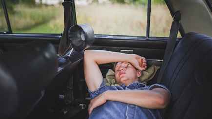 «Автомобиль покатился сам» — Адвокат добился отмены штрафа белорусу за «пьяное вождение»