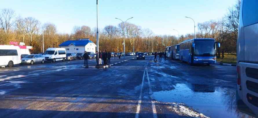 Таможенники предупредили белорусов о критической очереди на выезде в Польшу. Что предложили сделать водителям?