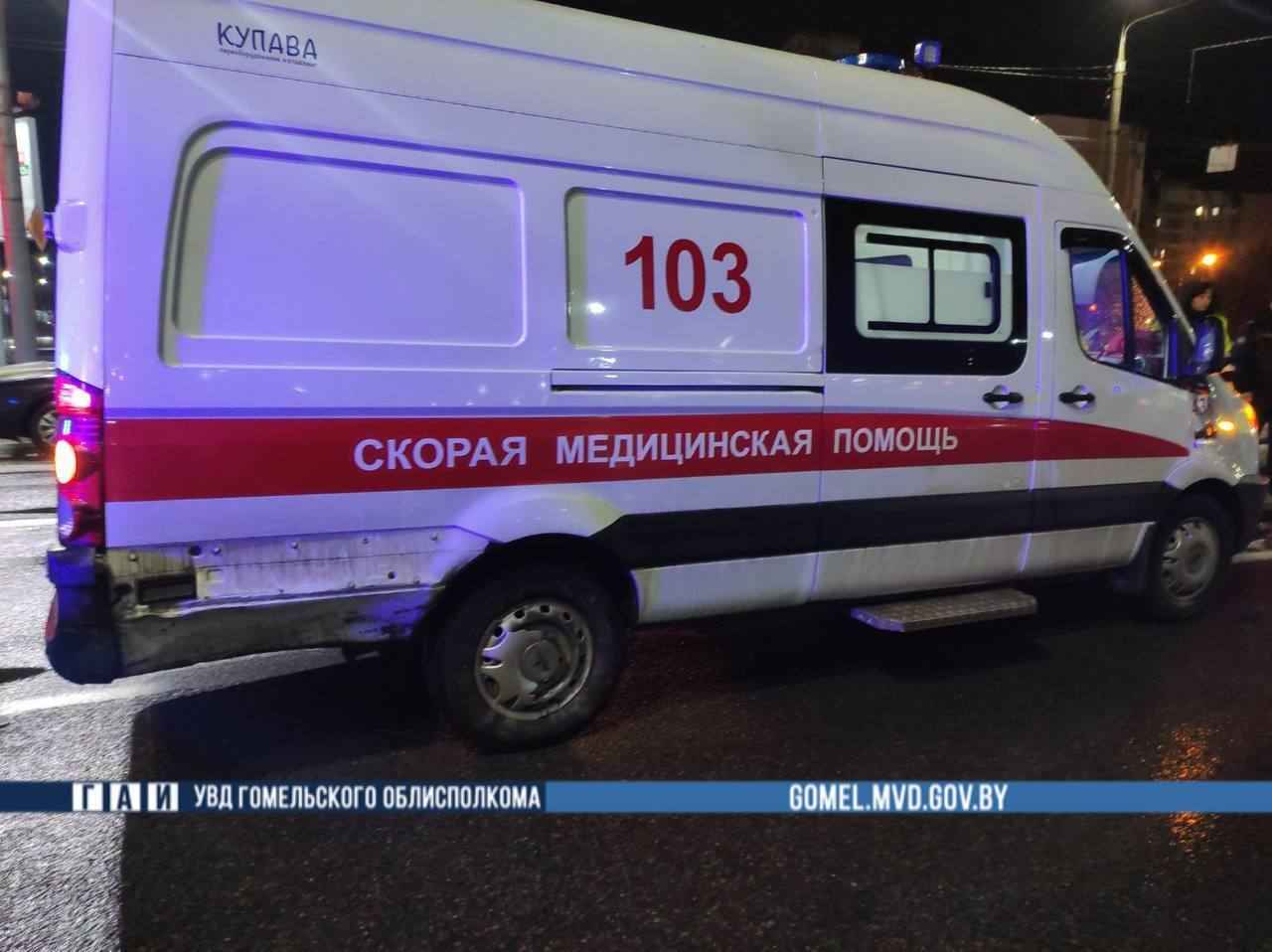 В Гомеле «скорая» столкнулась с легковушкой