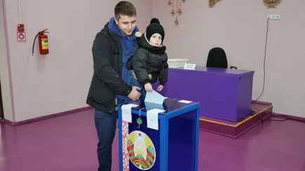 ЦИК отчитался, сколько белорусов пришло на участки в первый день досрочного голосования