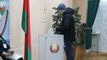 Можно ли белорусам сделать фото «на память» на участке для голосования и не получить штраф? Наблюдатели объяснили нюансы