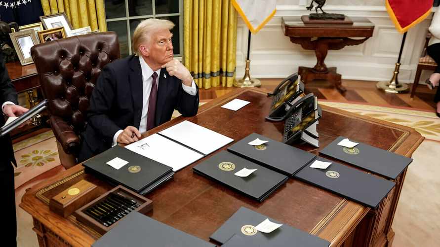 "Посмотрим, как пойдут дела" - Трамп не исключил новые санкции против России и поставки оружия Украине