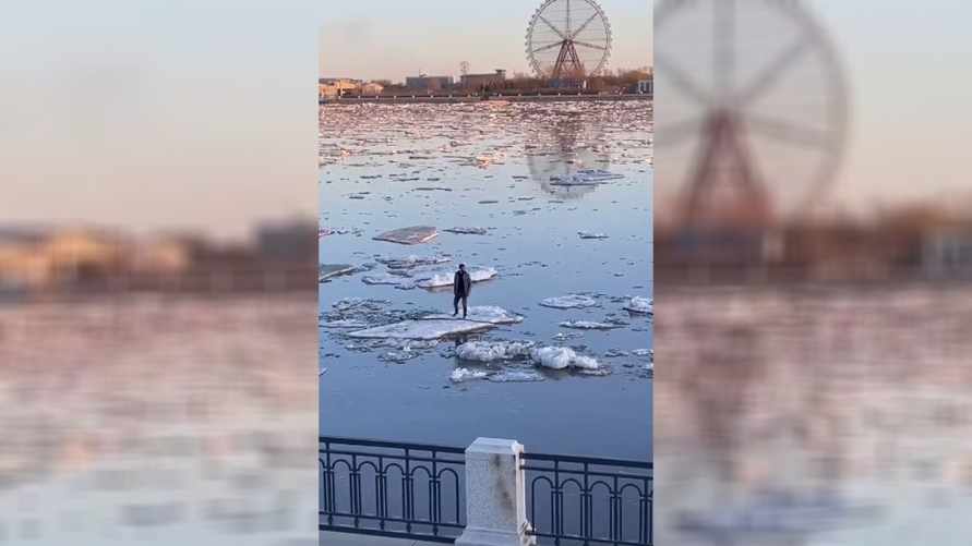 "Где такое в Беларуси?" - МЧС показало видео "мамонтенка" на льду. У белорусов возникли вопросы