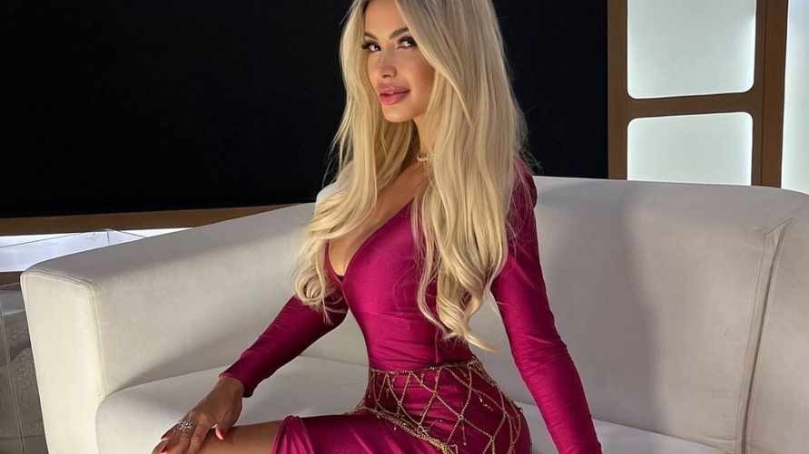 «Я самая красивая женщина в мире» — Звезда Playboy потратила на пластику более $900 тыс. На что пожаловалась?