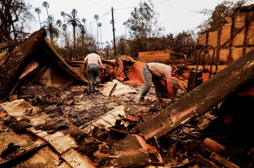 Пожары превратили Лос-Анджелес в «апокалиптическую пустошь». Домов лишились десятки голливудских звёзд