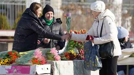 Какие справки нужно собрать белорусам, чтобы продавать цветы на 8 марта? В МНС напомнили, кому и какие налоги придётся оплатить