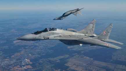 Польша подняла в небо дежурные истребители и привела в «высшую степень готовности» ПВО