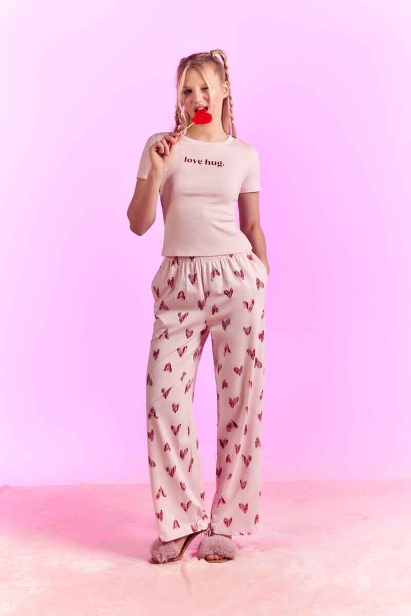 Mark Formelle предупредил белорусов, что будет значить покупка свитшота в его магазинах 14 февраля. А кому не удивляться попыткам флирта?