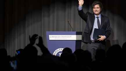 Аргентина вслед за США объявила о выходе из ВОЗ. В чём обвинили организацию?