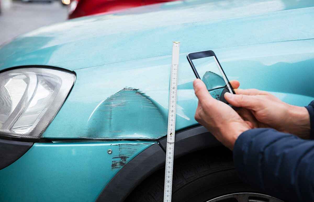 Участковый объяснил, когда белорусам после «инцидента с авто» на парковке вызывать ГАИ, а когда — милицию