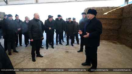 «Меняется обстановка» — Лукашенко приказал чиновникам «встряхнуть страну»