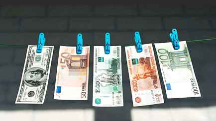 Доллар стал ниже 3,2 рублей, а евро провалился до минимума за 5,5 месяцев. На сколько в Беларуси вырос рубль РФ?