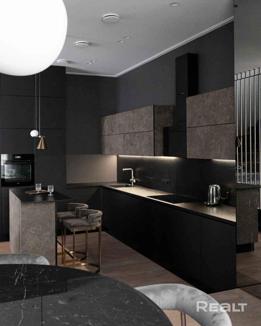 В Минске выставили на продажу 3-уровневую квартиру с выходом на крышу и потолками 3,5 метра. Сколько просят?