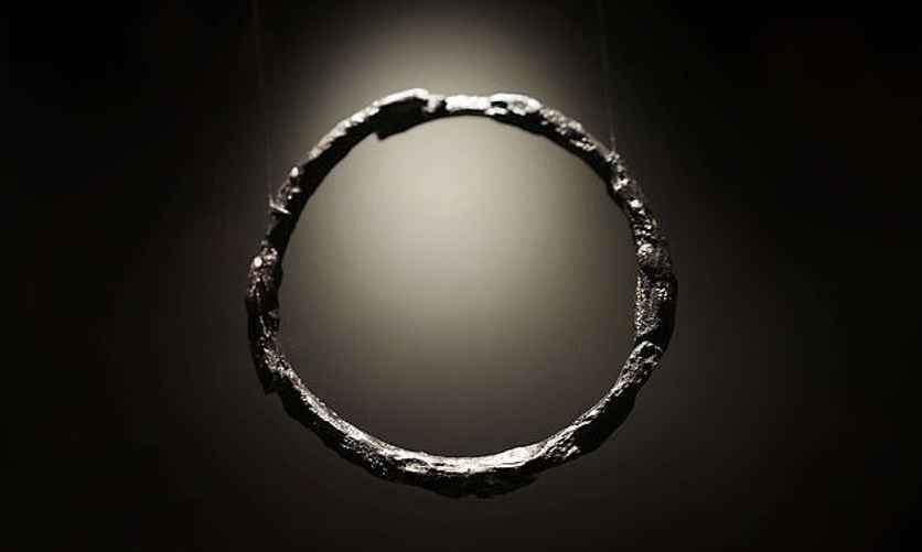 Найденное украшение с атакситом