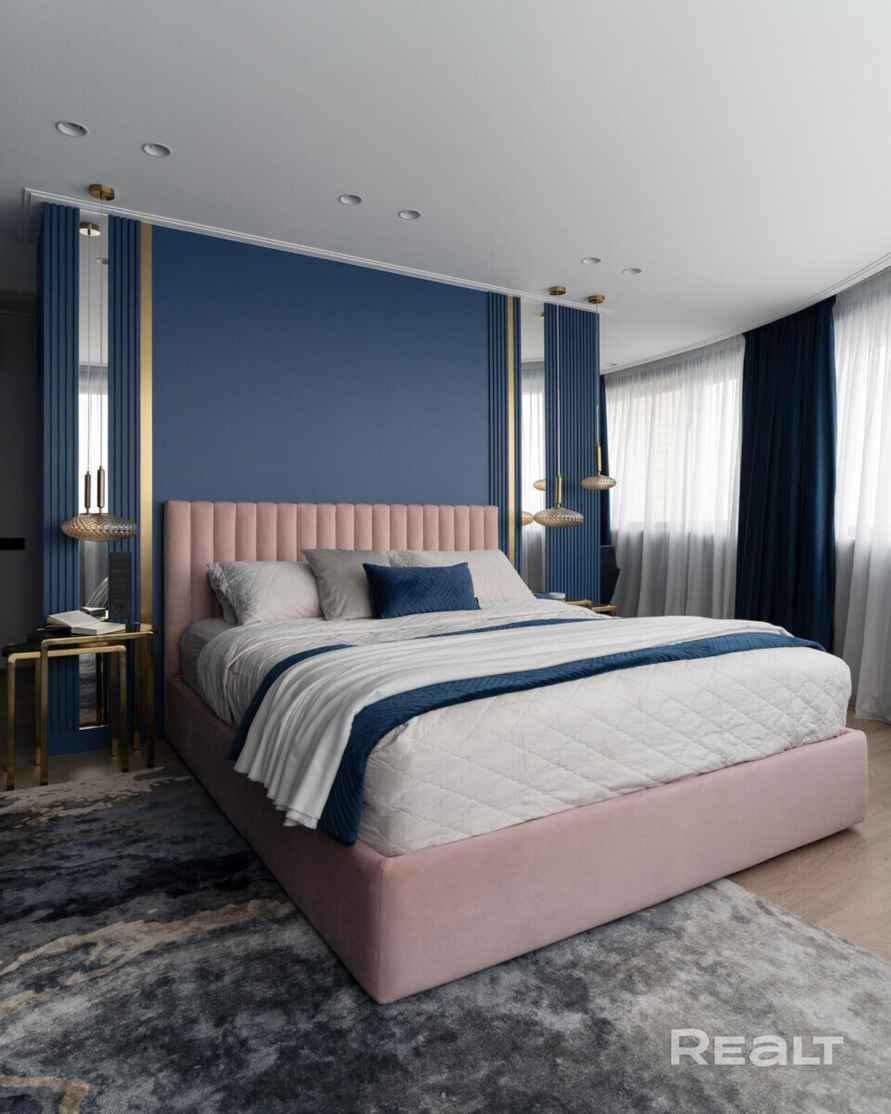 В Минске выставили на продажу 3-уровневую квартиру с выходом на крышу и потолками 3,5 метра. Сколько просят?