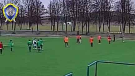 На тренировке в Ошмянах на ребёнка упали футбольные ворота. Что грозит тренеру?