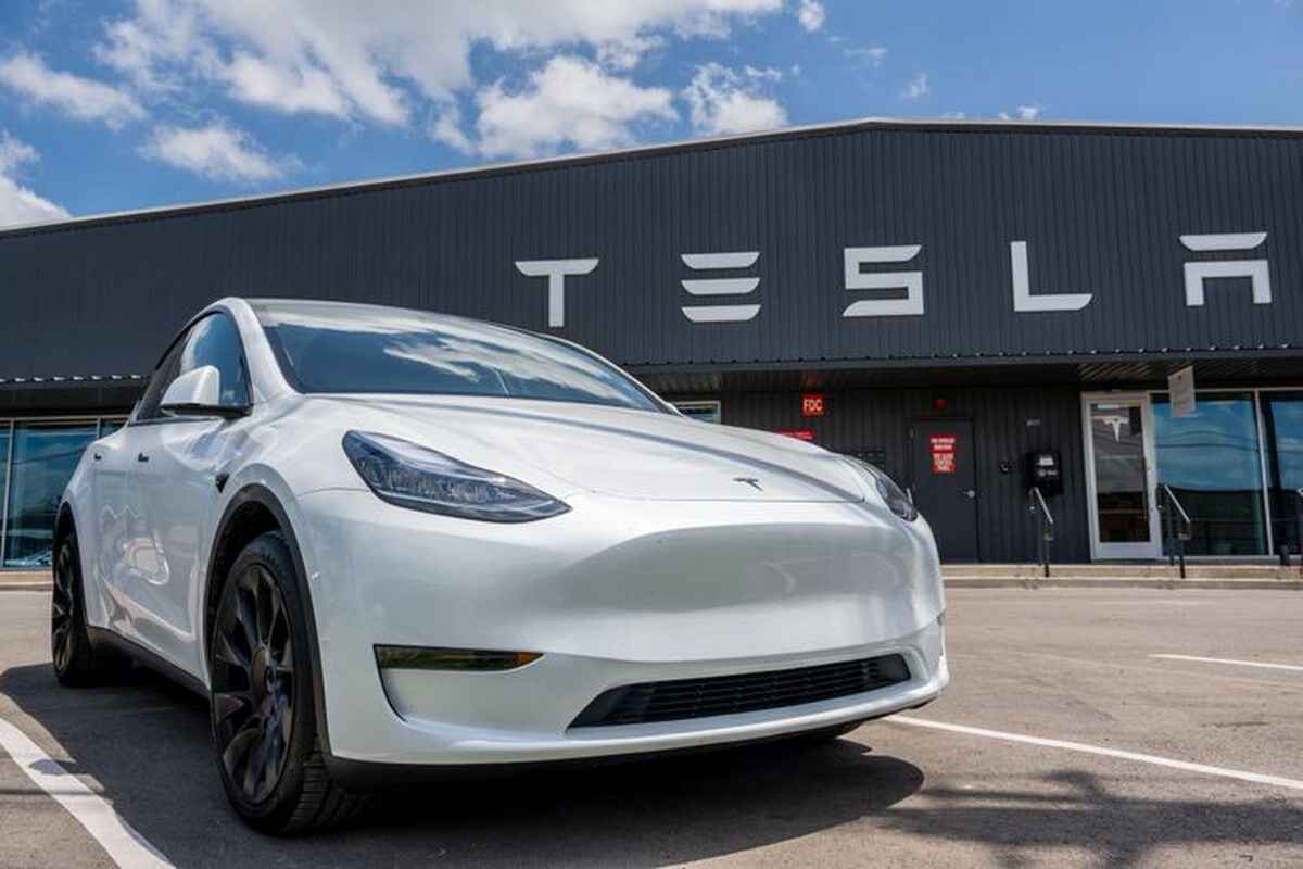 Tesla Илона Маска стала подавать в суд на недовольных покупателей электромобилей. Так можно было?