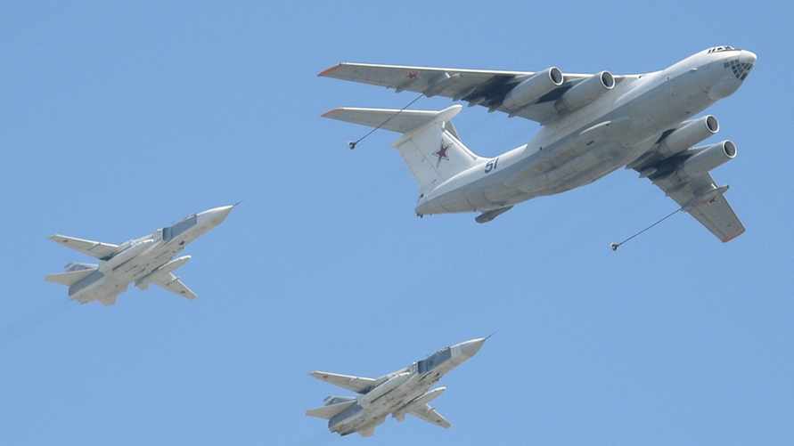Фото иллюстрационное: российские Су-24МР и Ил-78