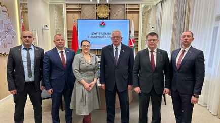 Канопацкая показала «приятные мелочи», которые ЦИК подарил проигравшим кандидатам на выборах