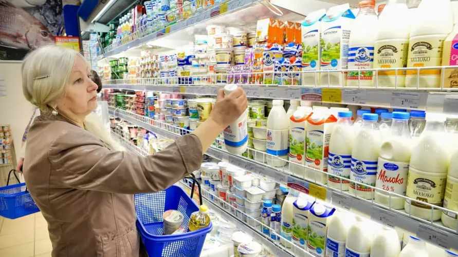 До 40%. Белорусские магазины объявили "масленичную неделю" со скидками на сгущенку, сметану, форель, муку, икру и не только