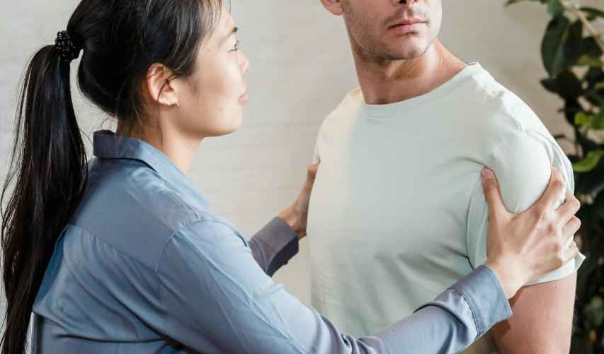 Нужно всё обсуждать со своим партнером: что тебе не нравится, что тебя не устраивает, какие ты видишь выходы из ситуации. Фото Pexels