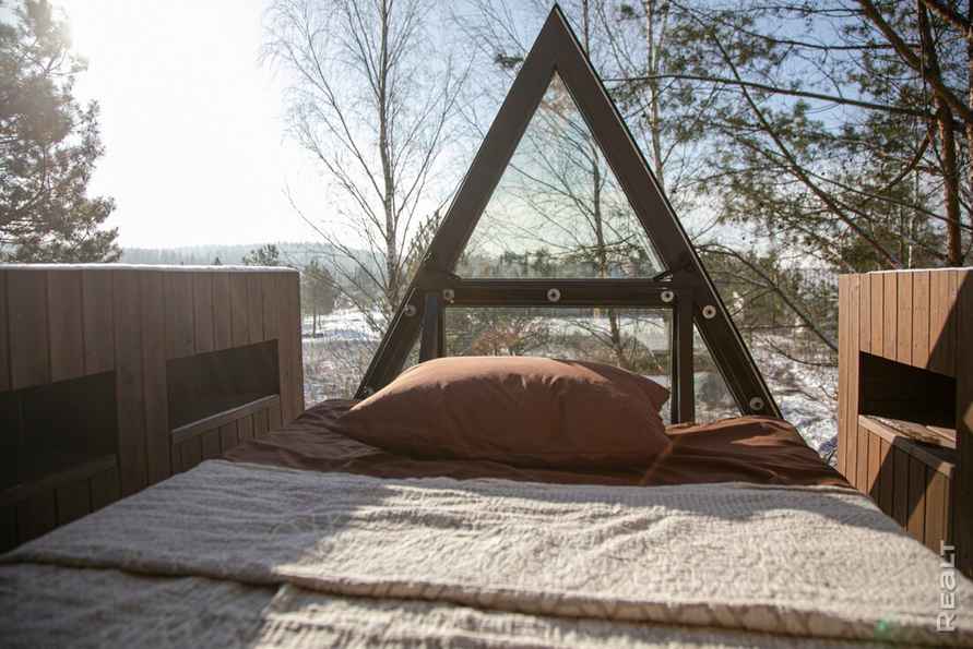 Домашний аттракцион? Под Минском построили дом с кроватью, которая выезжает на улицу