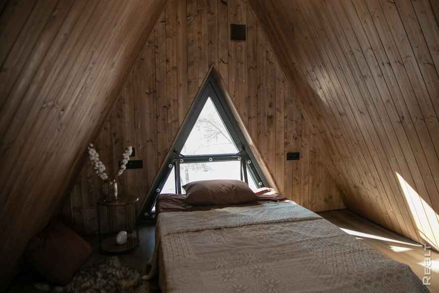 Домашний аттракцион? Под Минском построили дом с кроватью, которая выезжает на улицу