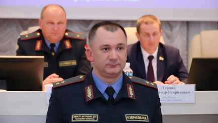 Кубраков потребовал «дойти до каждого» такого белоруса