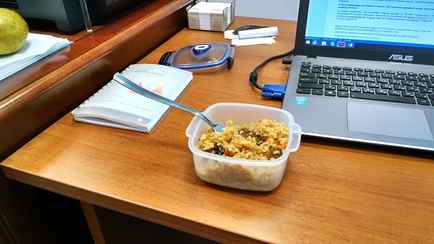 Имеет ли право сотрудник обедать на рабочем месте? Белорусский адвокат объяснил