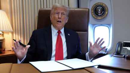 Трамп анонсировал введение пошлины в 25% на весь импорт стали и алюминия в США