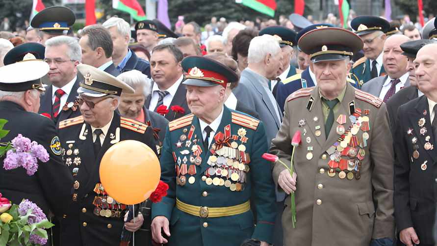 Совмин утвердил матпомощь ко Дню победы не только ветеранам. Кому из белорусов пообещали от 1500 до 5000 рублей?