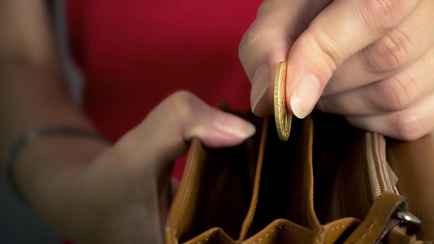 Что делать, если задерживают зарплату? В Минтруда дали белорусам пошаговую инструкцию