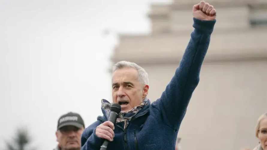 ЦИК Румынии не допустил лидирующего в опросах Джорджеску к выборам президента