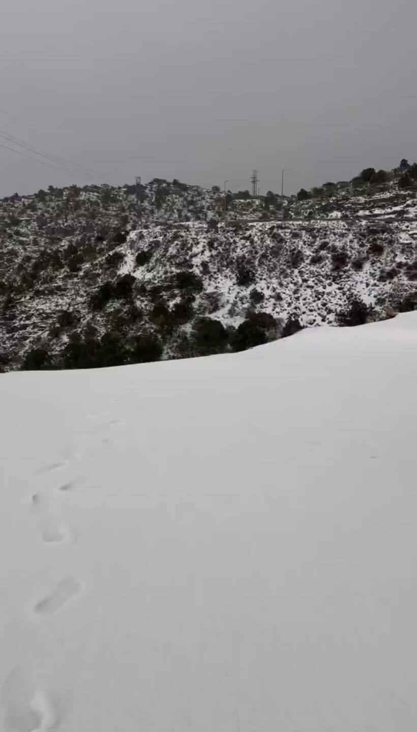 Едем кататься на лыжах? - Сильный град превратил пески Саудовской Аравии в заснеженные пейзажи