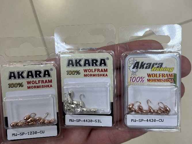 Огромные свинцовые мормышки лучше заменить мормышками из точеного вольфрама, считает эксперт. Фото: архив Ильи Аврейцевича