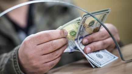 Доллар и евро снова подорожали в Беларуси. На сколько и что с российским рублем?