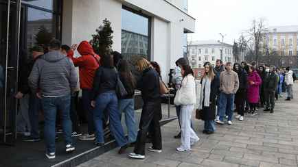 Минчане выстроились в очередь за квартирами в новостройке ЖК. Почем «квадрат»?